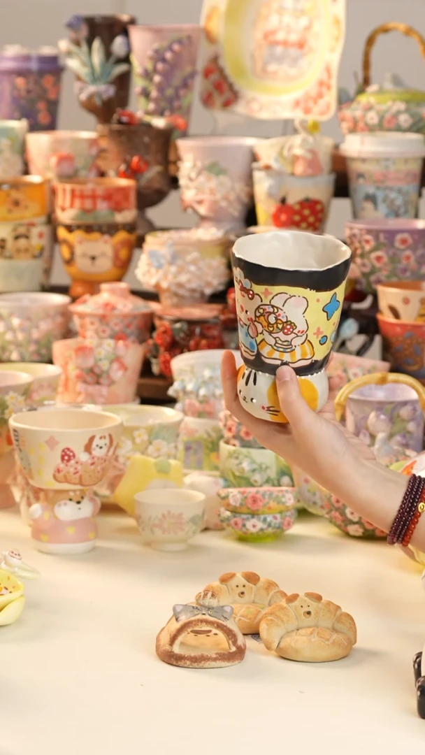 摆件陶景德镇釉下彩手绘设计师款陶瓷