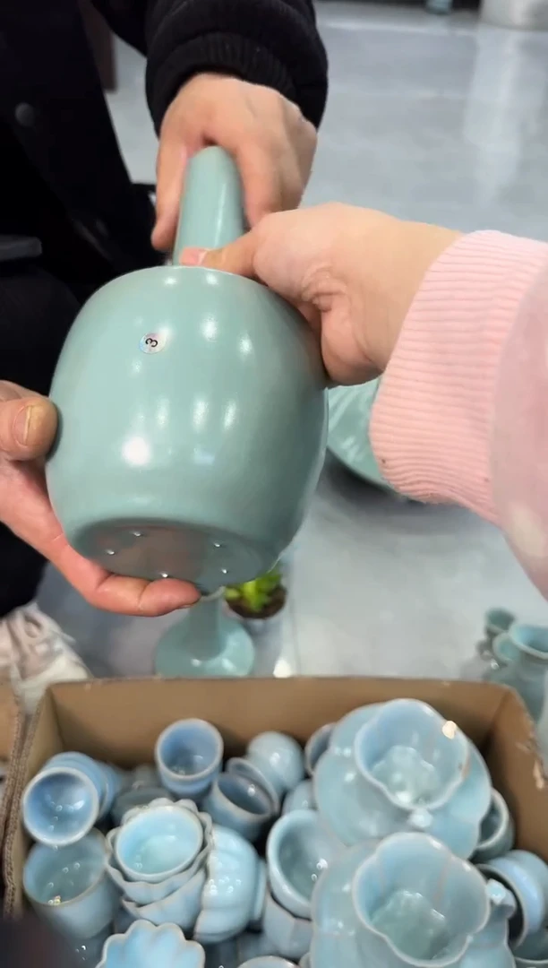 【闪购商品】杯仿古之锤瓶大瑕