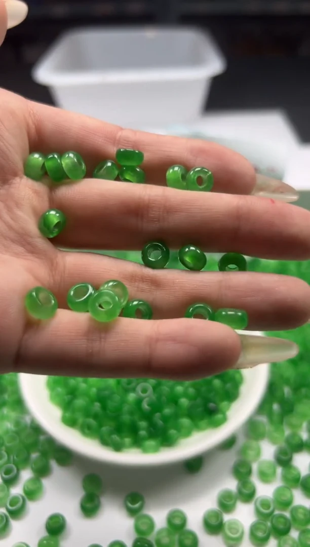 玛瑙/玉髓颈饰未镶嵌 w2461冰阳绿甜甜圈8mm*15