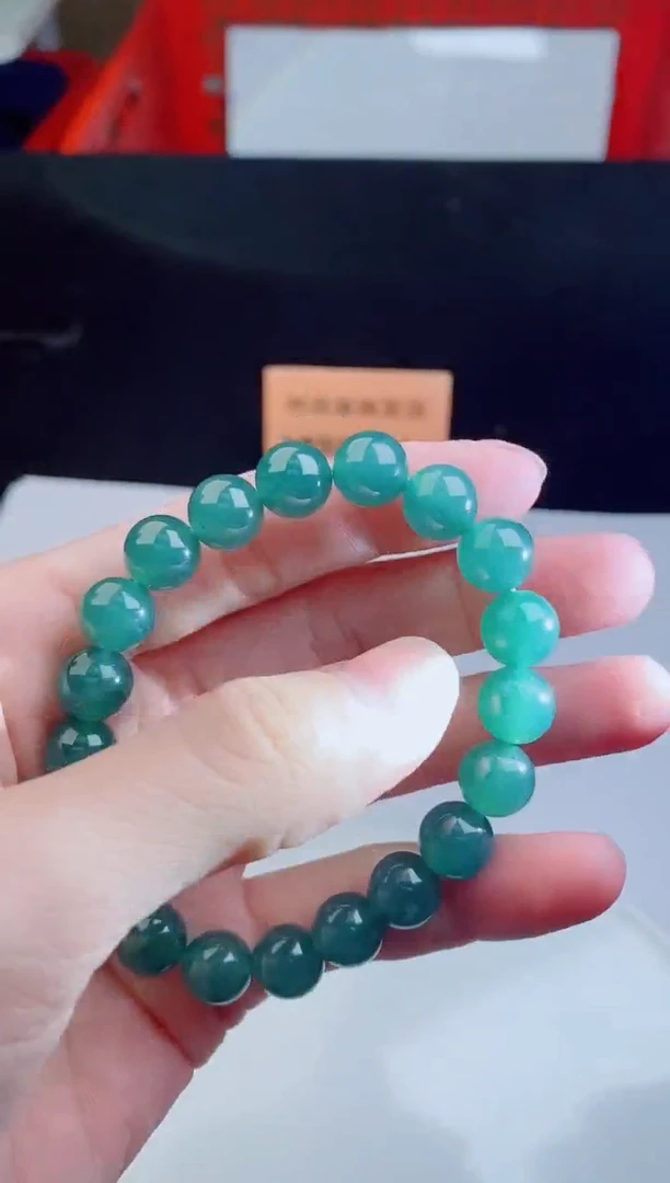 颈饰未镶嵌翡翠   ·