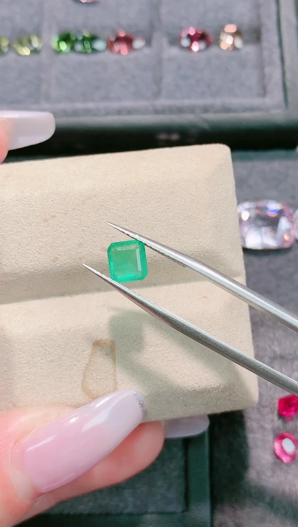 裸石祖母绿全净赞比亚祖母绿1.05ct