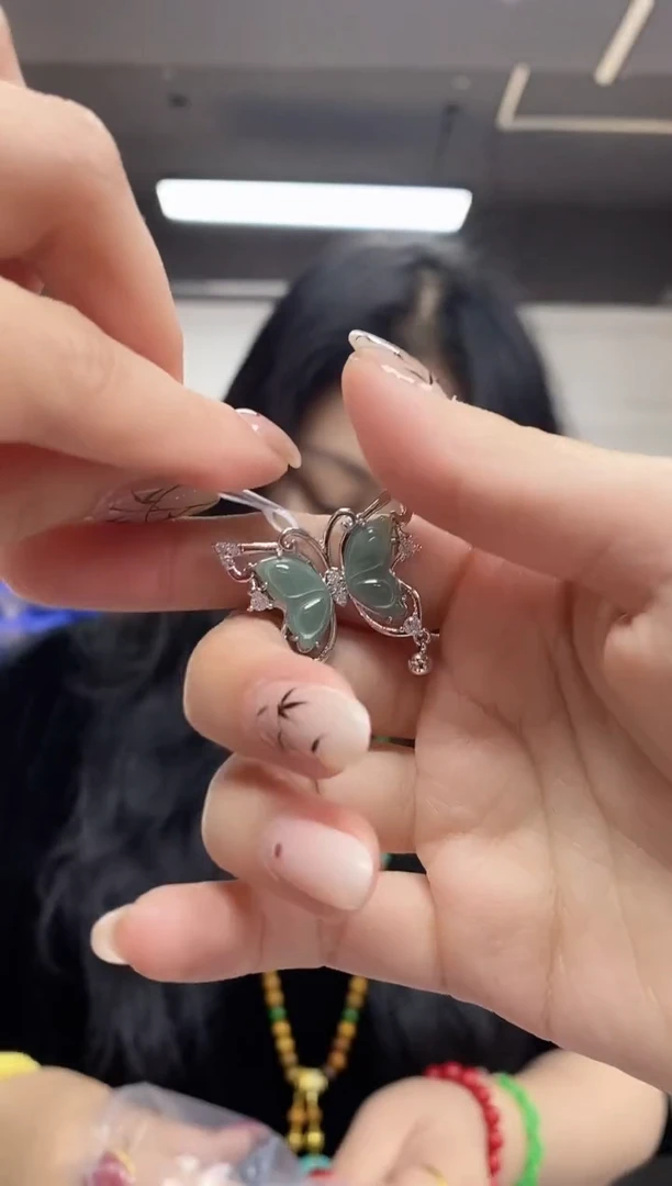 【闪购商品】翡翠吊坠(不含链)未镶嵌多样性发其一颜色微差