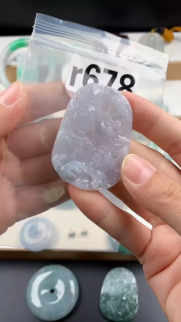 颈饰未镶嵌翡翠天然翡翠吊坠挂件
