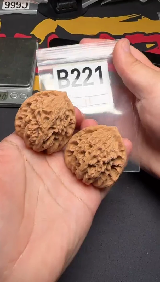 吊坠文玩核桃盘龙虎头41-B 221