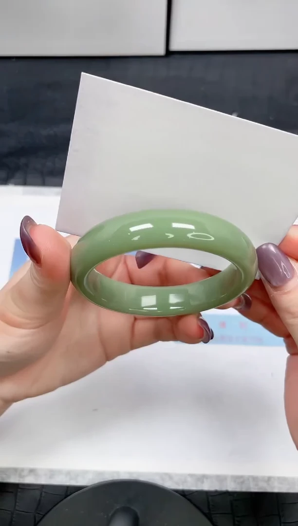 【闪购商品】石英质玉手镯未镶嵌84-57.6