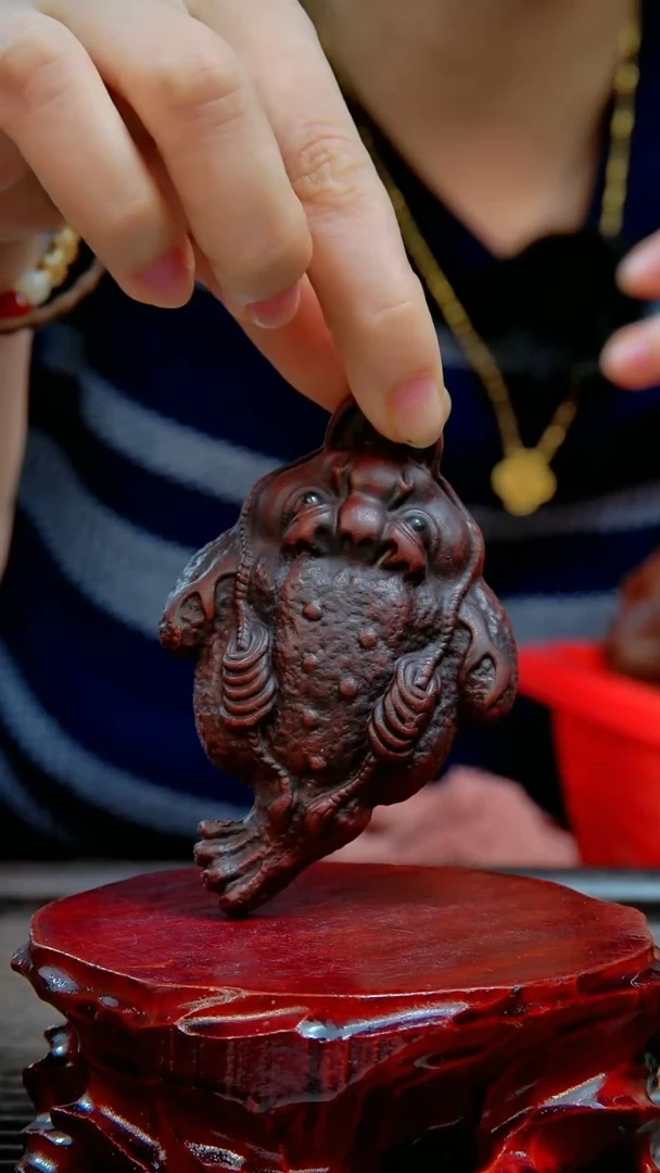 宜兴紫砂手工金蟾