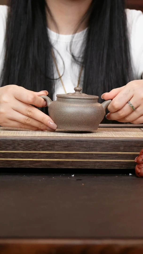 茶壶紫砂老青灰段  紫荆花