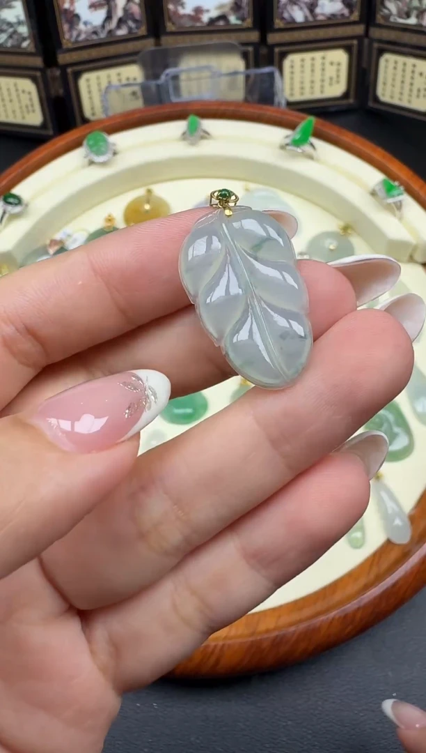 吊坠(赠链)18K金镶嵌翡翠960