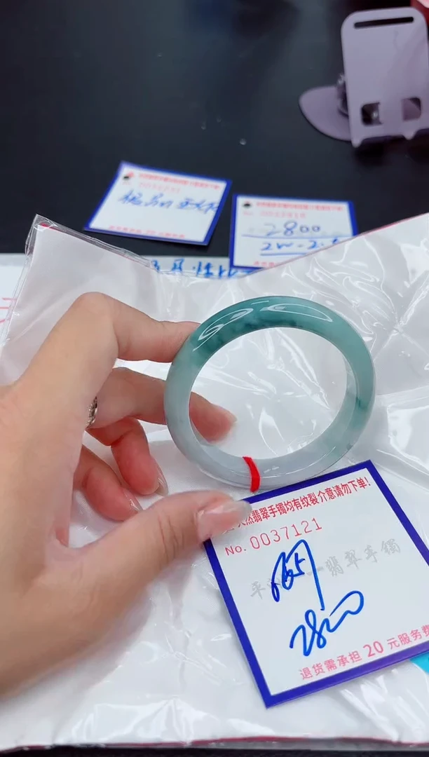 翡翠手镯未镶嵌1111111111111