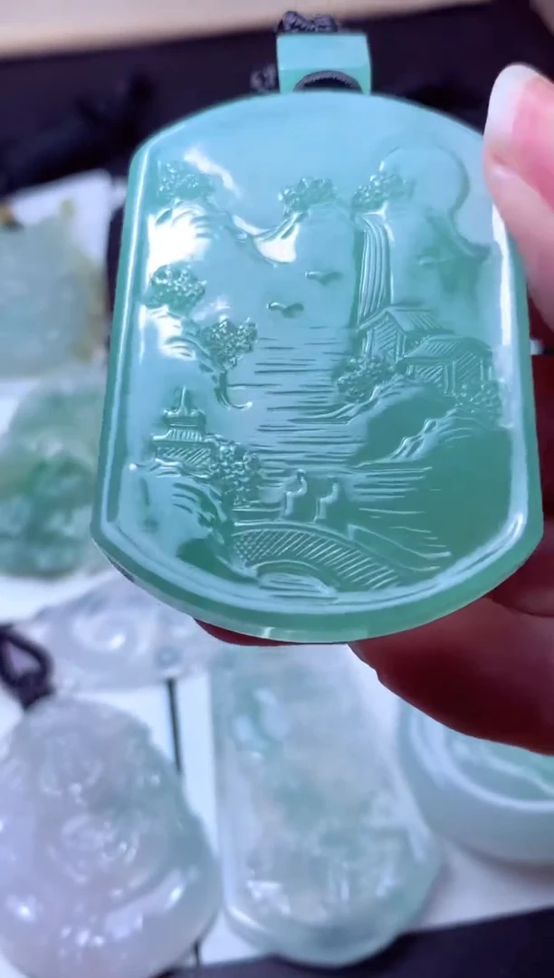 颈饰未镶嵌翡翠天然A货翡翠