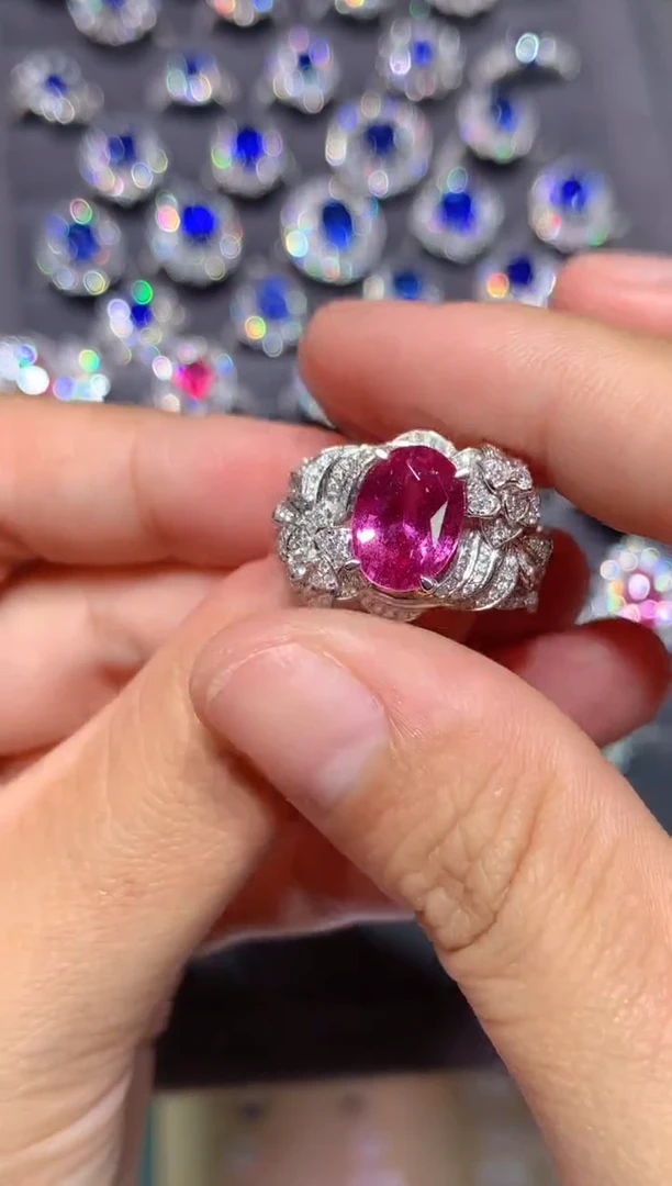 戒指彩色蓝宝石铂Pt950镶嵌3.07CT