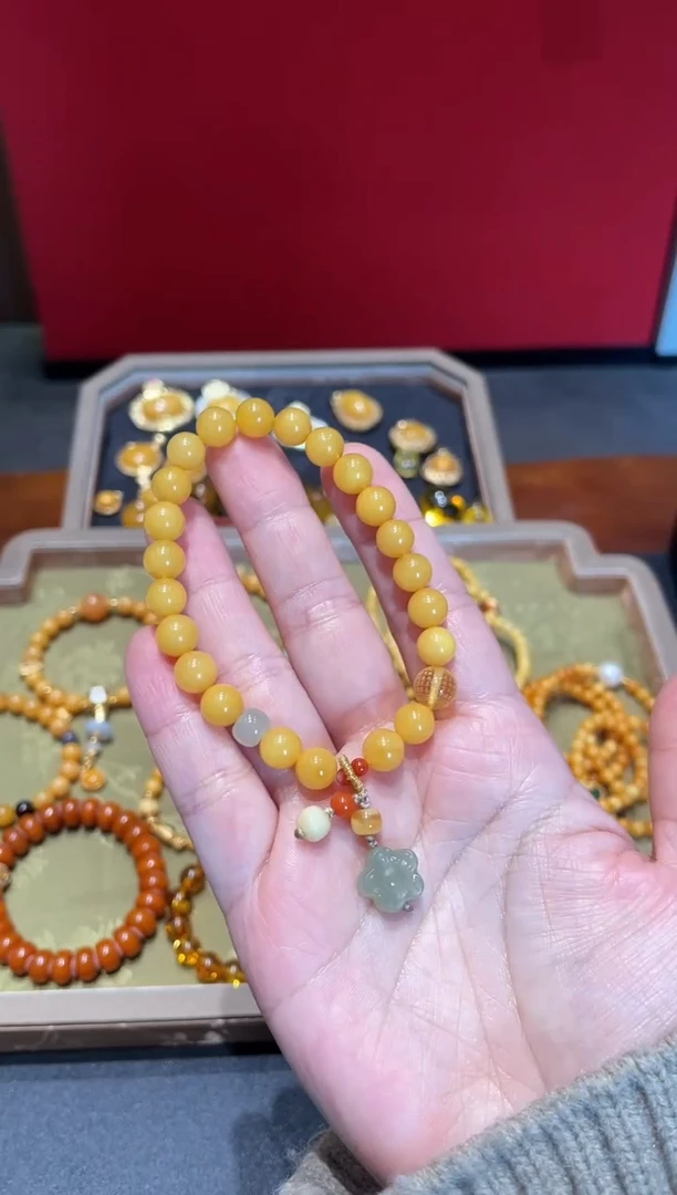 蜜蜡颈饰未镶嵌手串