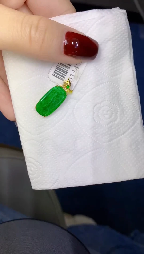 颈饰18K金镶嵌翡翠缅甸天然翡翠A货