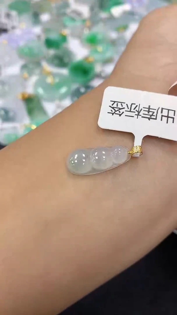 颈饰18K金镶嵌翡翠a货假一赔三支持复检百元上9元证书费自理