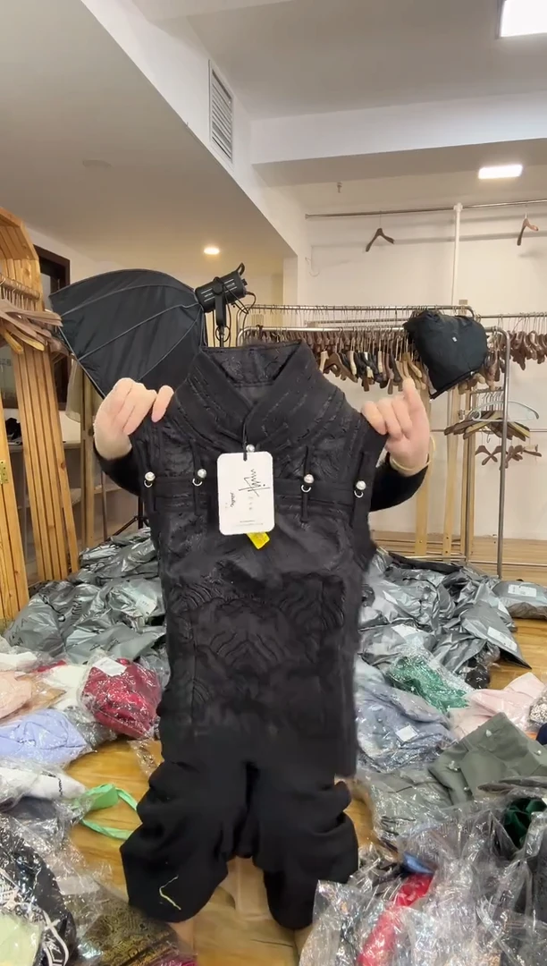 马甲 L  115斤以里