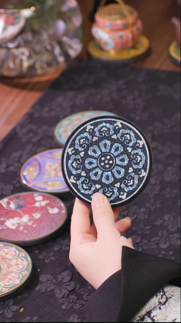 壹藏贰宝幻夜图案杯垫一片