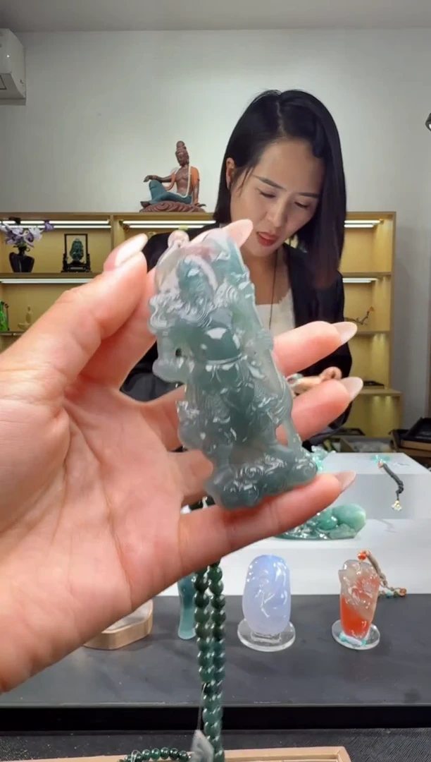 吊坠(赠链)未镶嵌翡翠关公（多样性发其一）