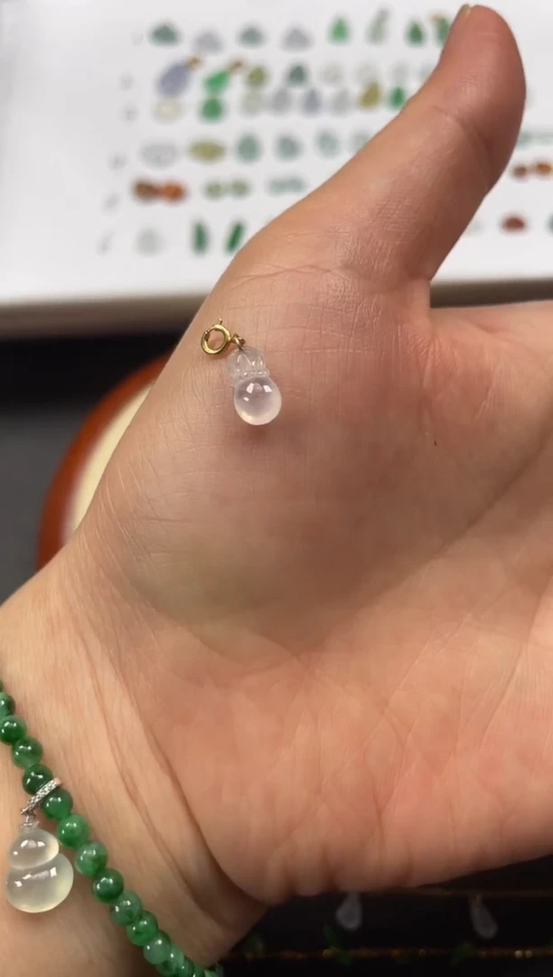 吊坠(不含链)18K金镶嵌翡翠一个JK682