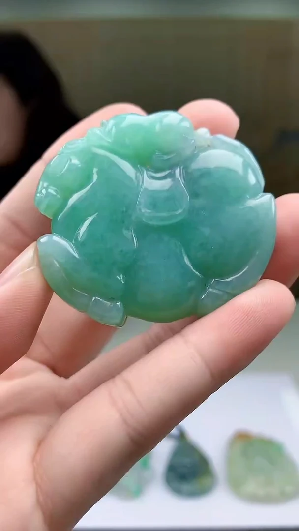 【闪购商品】定制翡翠未镶嵌4829bb-毛货挂件104