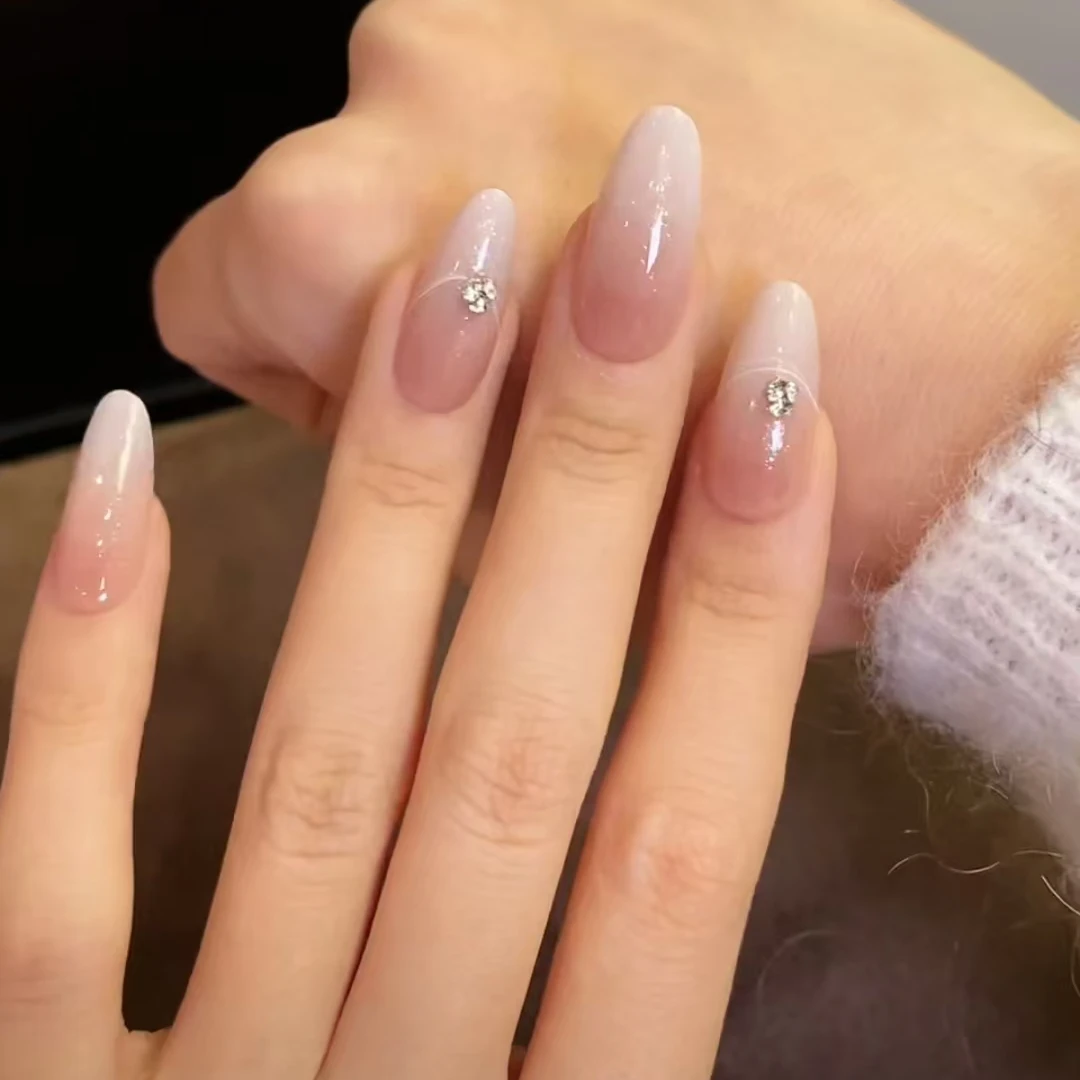 [ 星盐 ] 一尔乳白渐变 拉丝华子钻 纯手工穿戴甲104