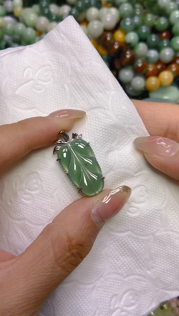 颈饰未镶嵌翡翠/D/翡翠A货，一件也是批发价