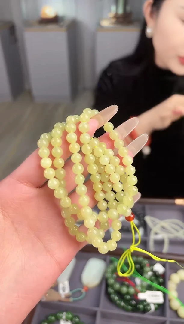 手串未镶嵌和田玉董小姐推荐 多样性发货 拍一发一hk