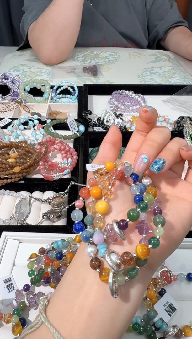 【闪购商品】水晶手链银S925镶嵌N024多宝海纹盘珠跑环设计款
