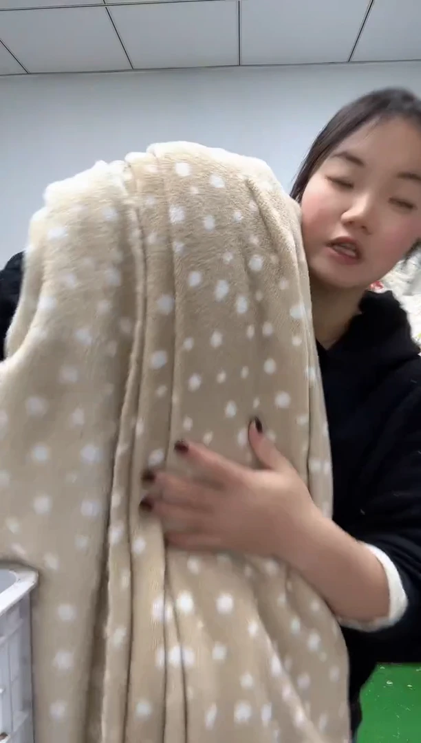 法兰绒3X1.8左右以主播介绍为准