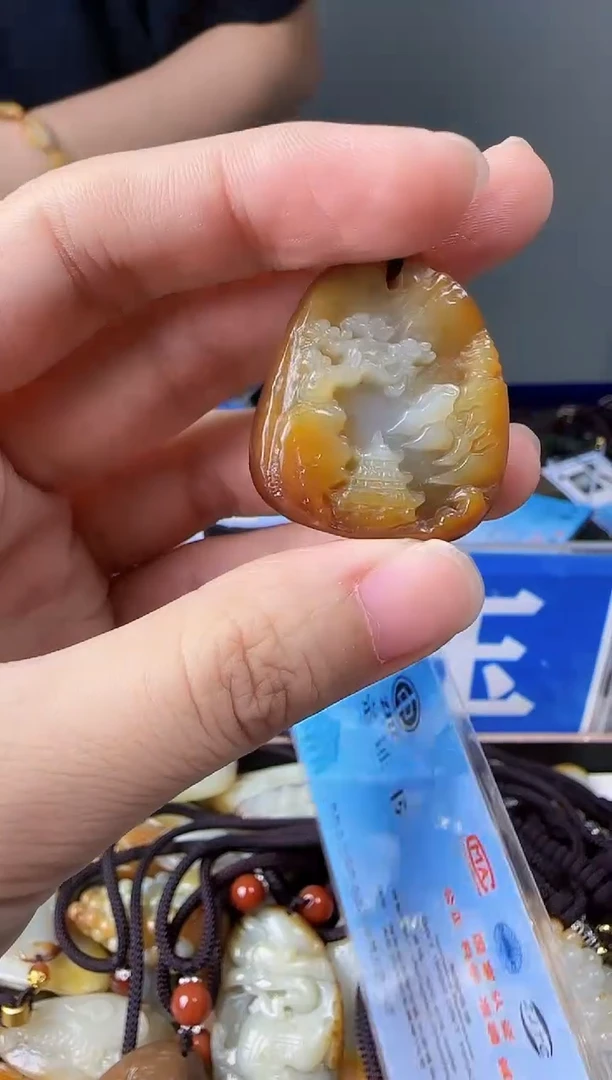 和田玉未镶嵌颈饰1