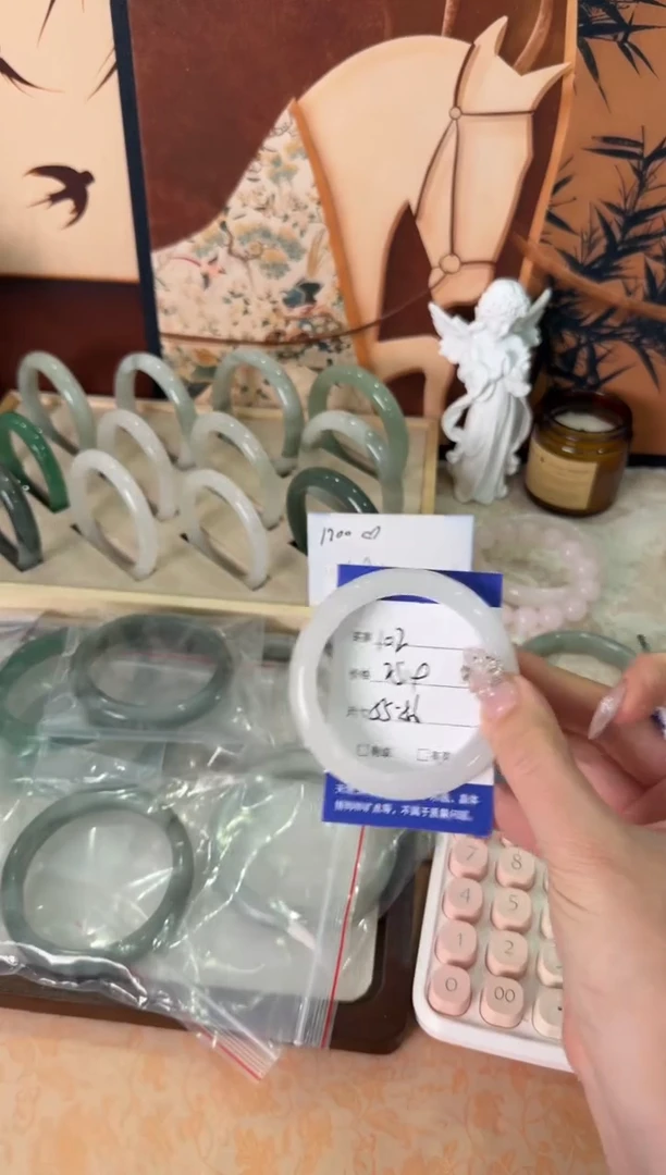 未镶嵌手镯石英质玉102