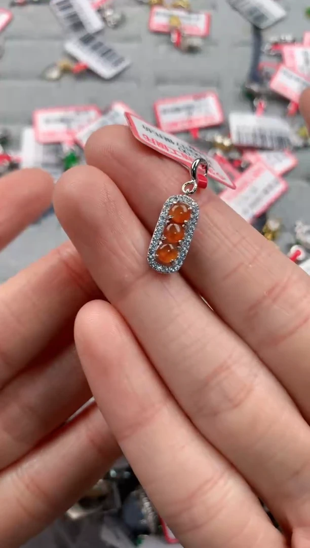 银S925镶嵌戒指翡翠r****.333   3