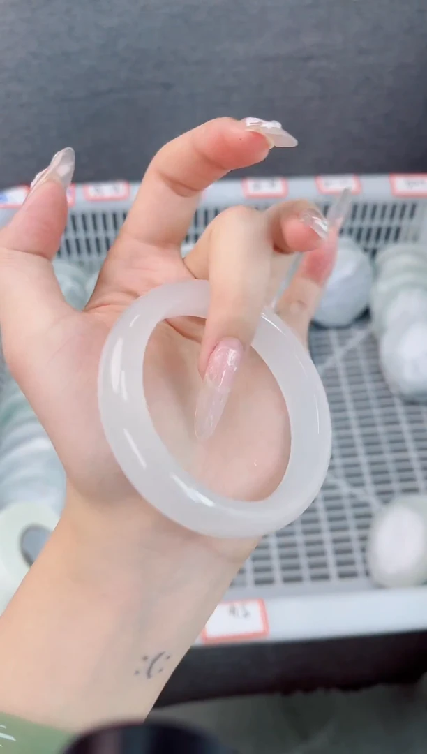 未镶嵌手镯石英质玉52-55.2