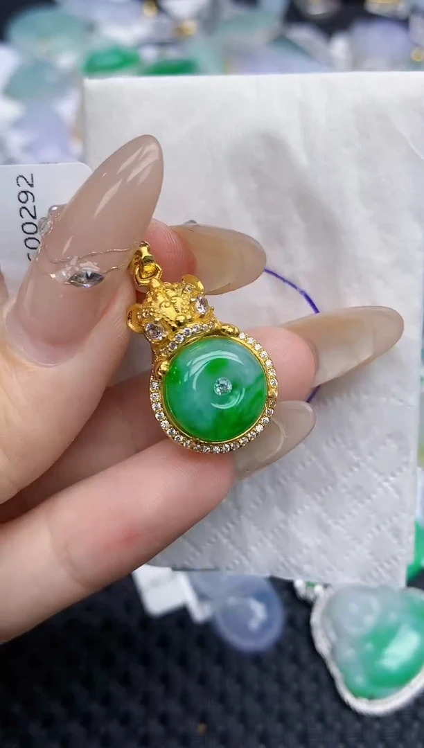 颈饰银S925镶嵌翡翠   天然翡翠A货  百元以上9米证书费自理