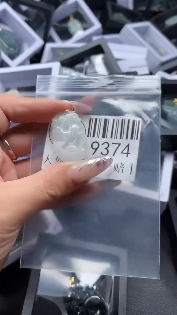 吊坠(不含链)未镶嵌翡翠9374