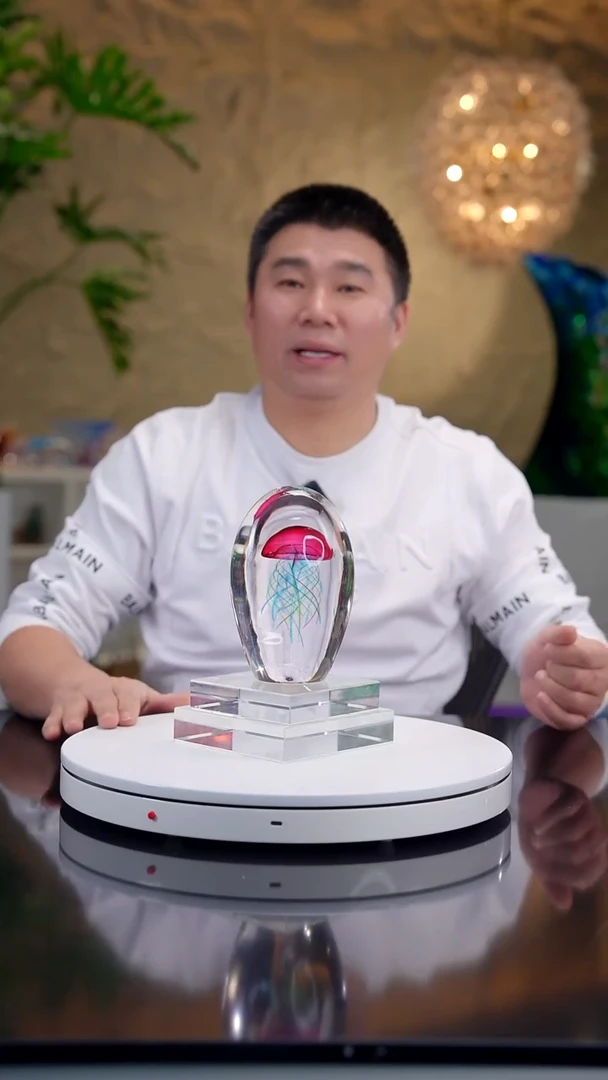 摆件金红色设计款水母摆件