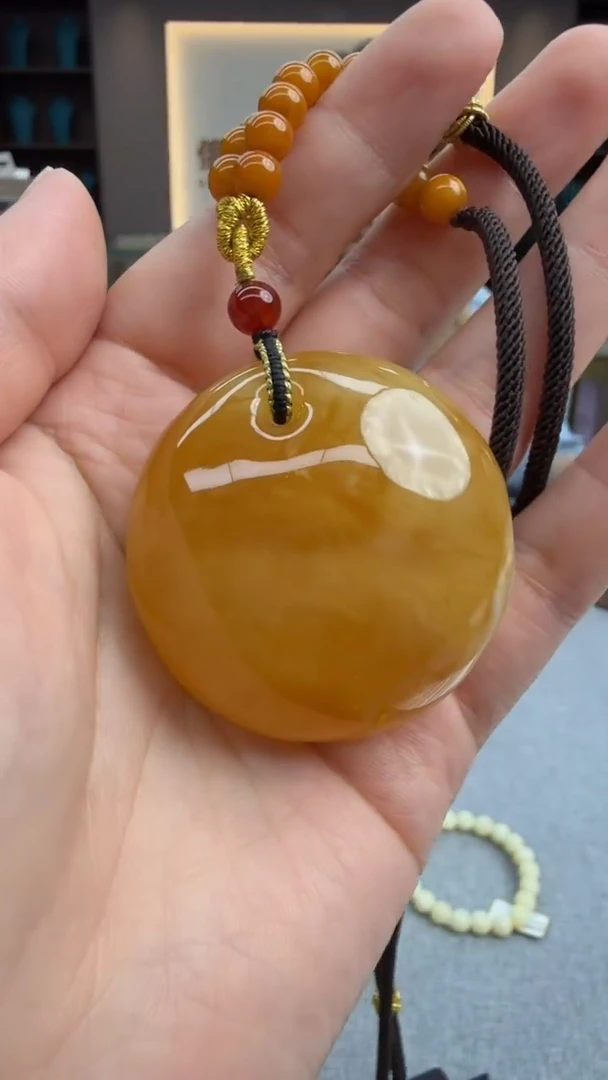 琥珀颈饰未镶嵌129秒拍号 假一罚三