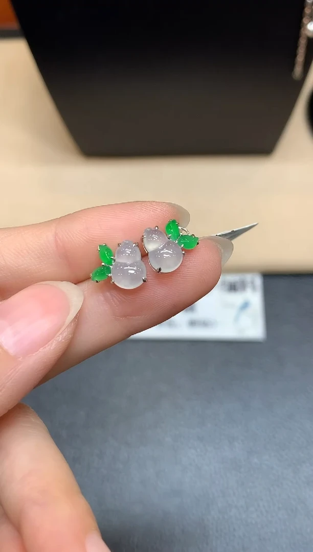 18K金镶嵌翡翠耳饰葫芦【无服务费