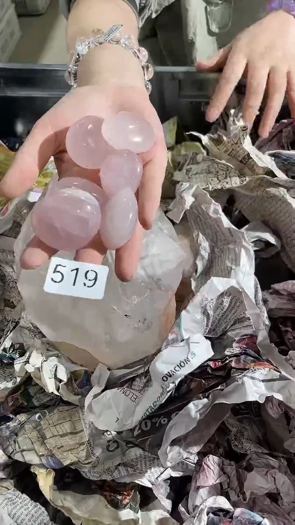 未镶嵌珠宝半成品水晶多样性发其一粉水晶鹅卵石