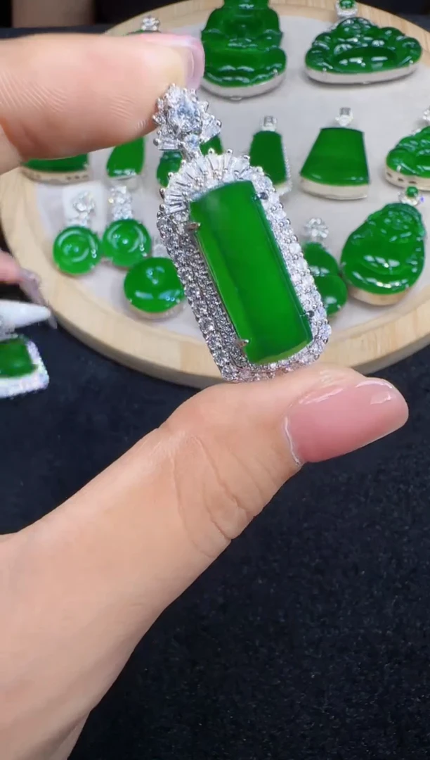 未镶嵌定制翡翠翡翠吊坠139