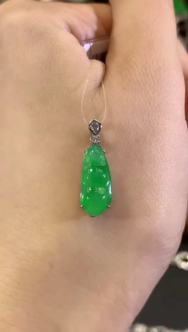 吊坠(不含链)18K金镶嵌翡翠C72