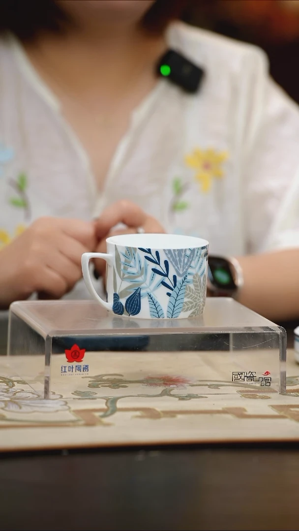 1个微瑕蓝森林咖啡杯