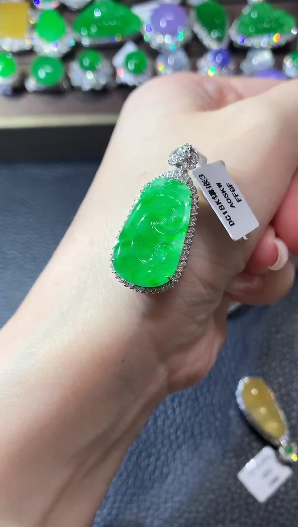 翡翠18K金镶嵌吊坠(不含链)D29