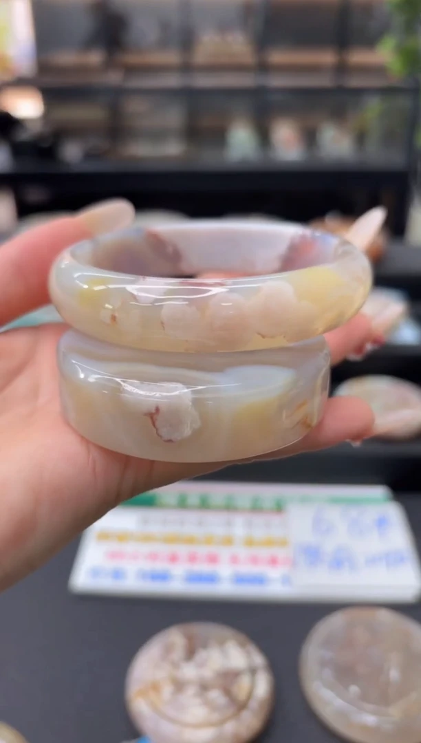 未镶嵌手镯石英质玉C69(62圈赠送镯心)