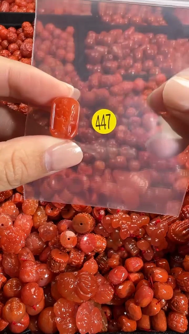 颈饰未镶嵌南红玛瑙1