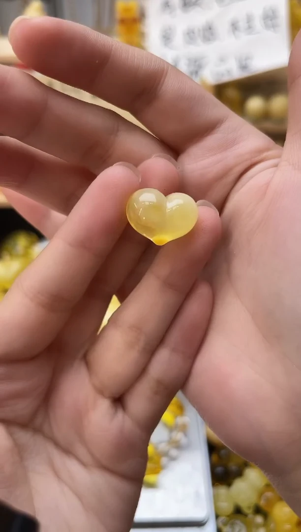 琥珀未镶嵌珠宝奇石050琥珀蜜蜡微瑕