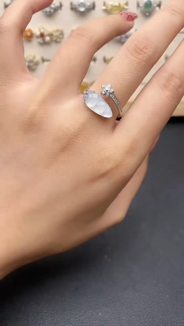 【闪购商品】翡翠戒指银S925镶嵌一物一证一礼盒