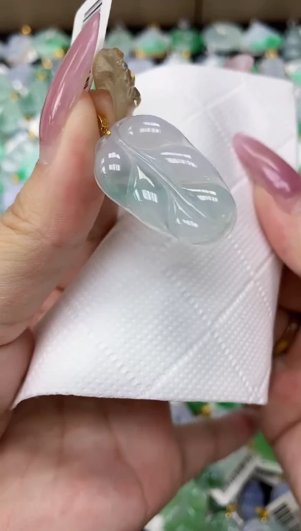 翡翠18K金镶嵌颈饰1111111111