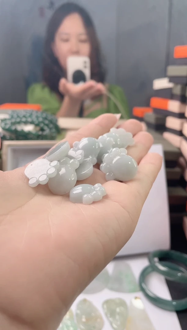 翡翠未镶嵌吊坠(不含链)猫爪