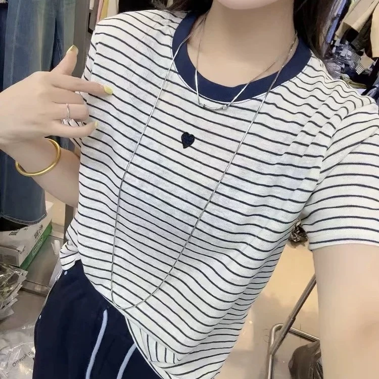 极简风简约刺绣爱心后背字母印花正肩半袖（衣长68左右）