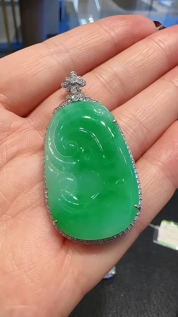 【闪购商品】翡翠颈饰18K金镶嵌挂件